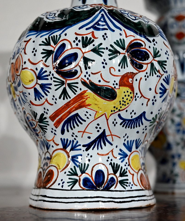 Paire de Vases en Faïence Polychrome de Delft – XIXe