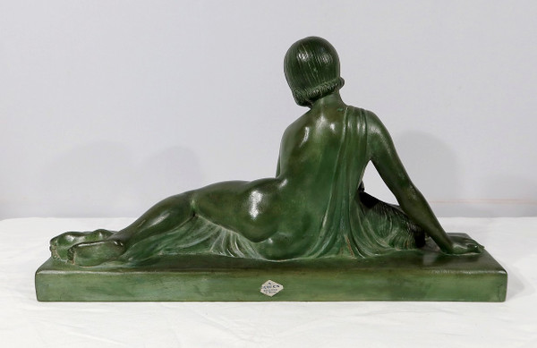 Sculpture «  La Demoiselle et le Chevreau », par A. Godard, Art Déco  – Début XXe