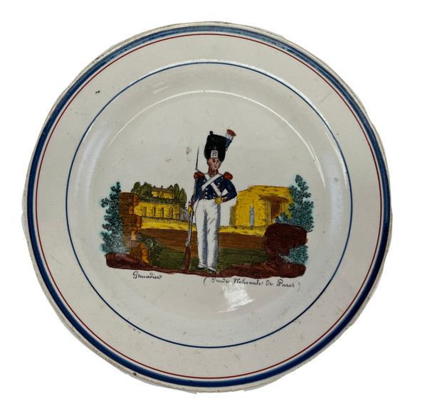 Ensemble de 6 assiettes empire Napoleon sur la Garde Nationale de Paris militaria par Creil Montereau