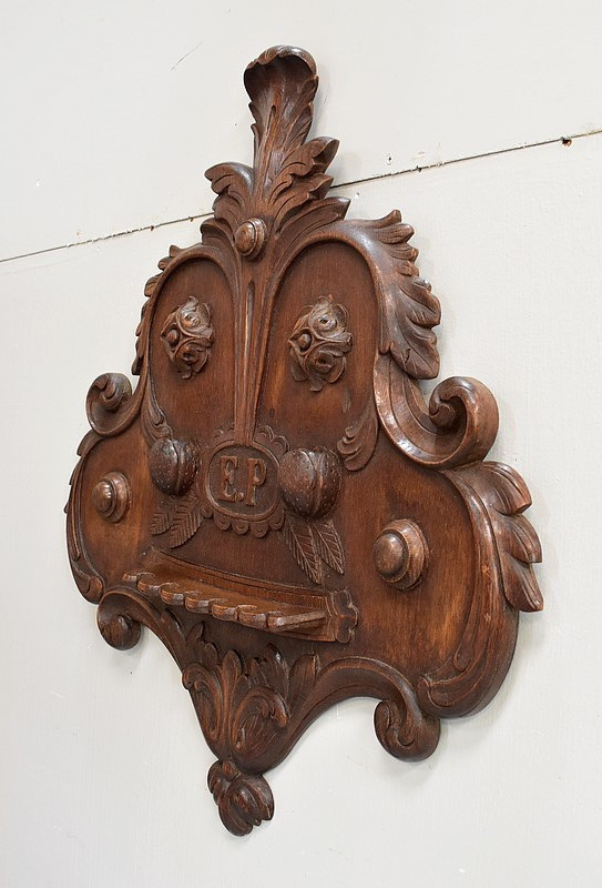 Wandpfeifenhalter aus Eiche – 1910/1920