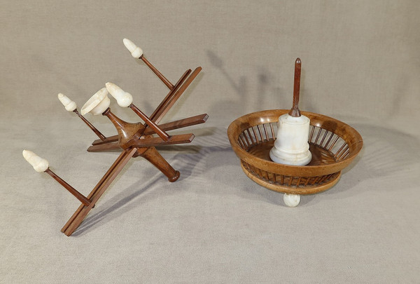 Petit Dévidoir à laine en bois et albâtre – Début XIXe