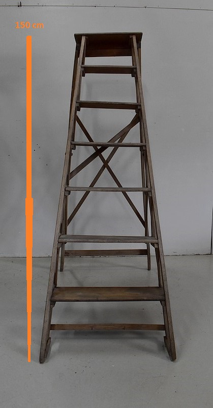 Escabeau de Métier Pliable en Hêtre – 1940