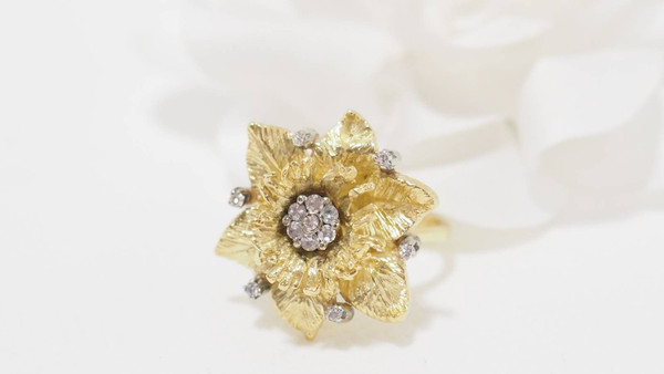 Anello vintage in oro giallo e diamanti