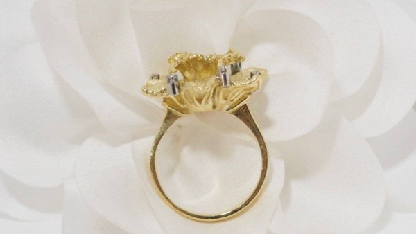 Anello vintage in oro giallo e diamanti