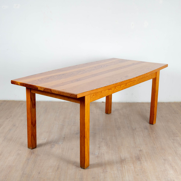 Table de salle à manger en pin des Landes de Pierre Gauthier Delaye éditons Vergneres