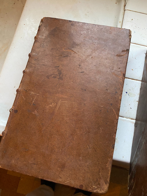 Deux fois trois volumes in folio de Droit et de Justice , Lyon 1689/1708  - et Paris 1725 Une belle réunion de deux Ouvrages