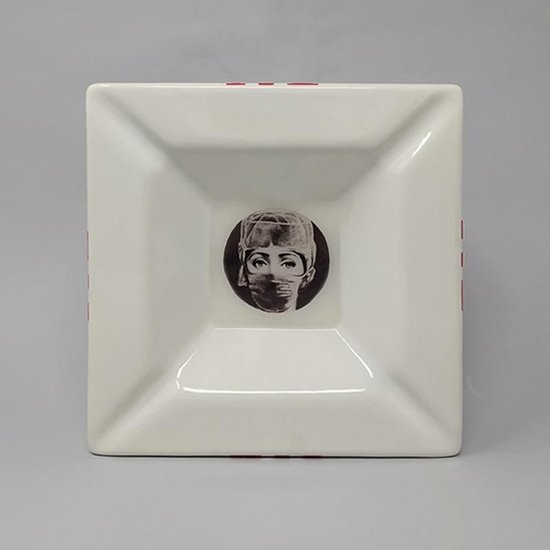 Très rare cendrier/ vide poche  en porcelaine par Piero Fornasetti 