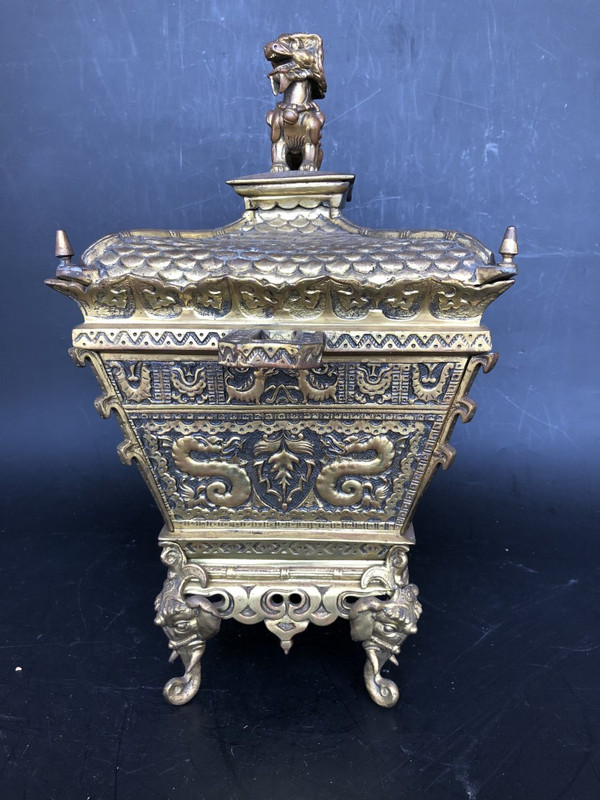 19th century Chinese bronze clock