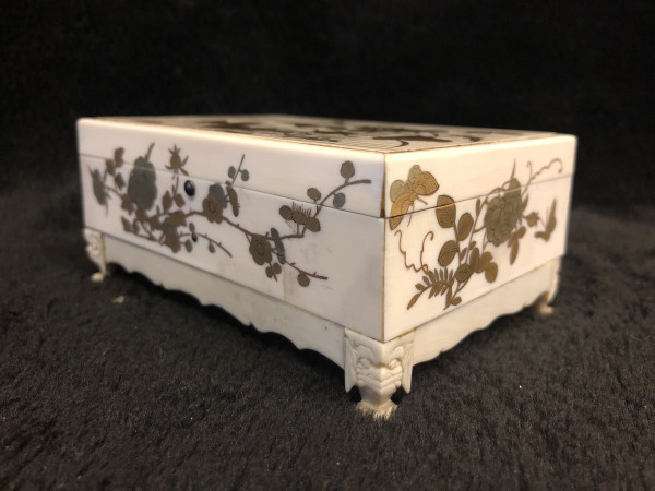 Late 19th Century Japanese Ivory and Lacquer Box