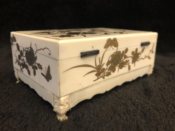 Late 19th Century Japanese Ivory and Lacquer Box