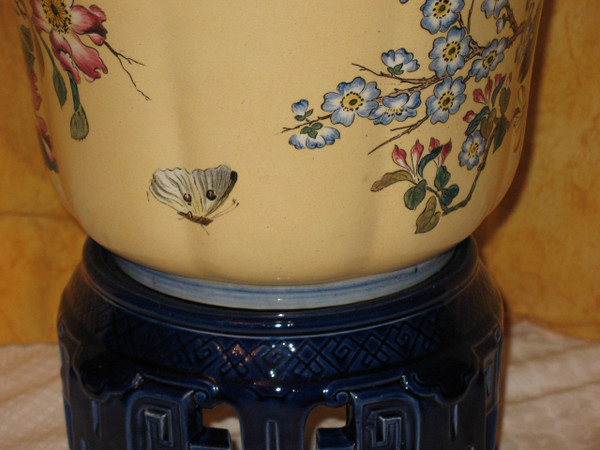 Large Gien earthenware cache pot with Japanese decoration of bird and flowers 19th century period