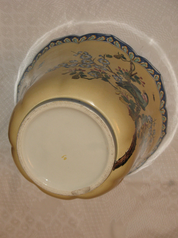 Large Gien earthenware cache pot with Japanese decoration of bird and flowers 19th century period