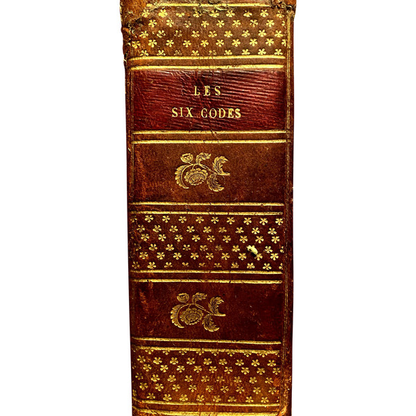 Un fort volume in 16 " Les six codes " du Royaume (Charles X )  troisième Edition à Paris chez Chassaignon 1828