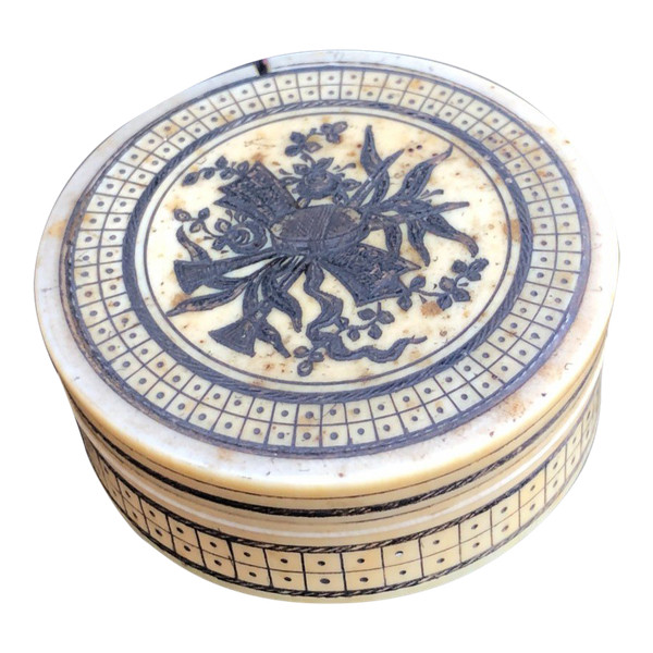 Louis XVI Period Ivory And Silver Box