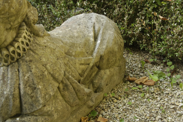 -Coppia di sfingi in marmo di Carrara, inizio XVIII secolo.