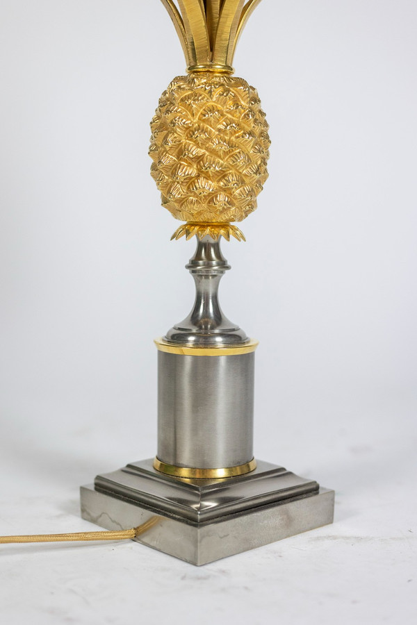 Maison Charles. Lampe en bronze doré et tôle. Années 1970
