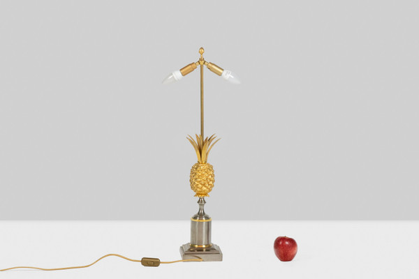 Maison Charles. Lampe en bronze doré et tôle. Années 1970