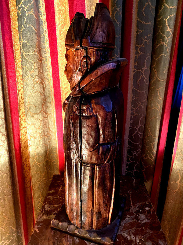 Etonnante cache à bouteille en bois sculpté a l'image de Napoléon 1ér , travail d'Art Populaire