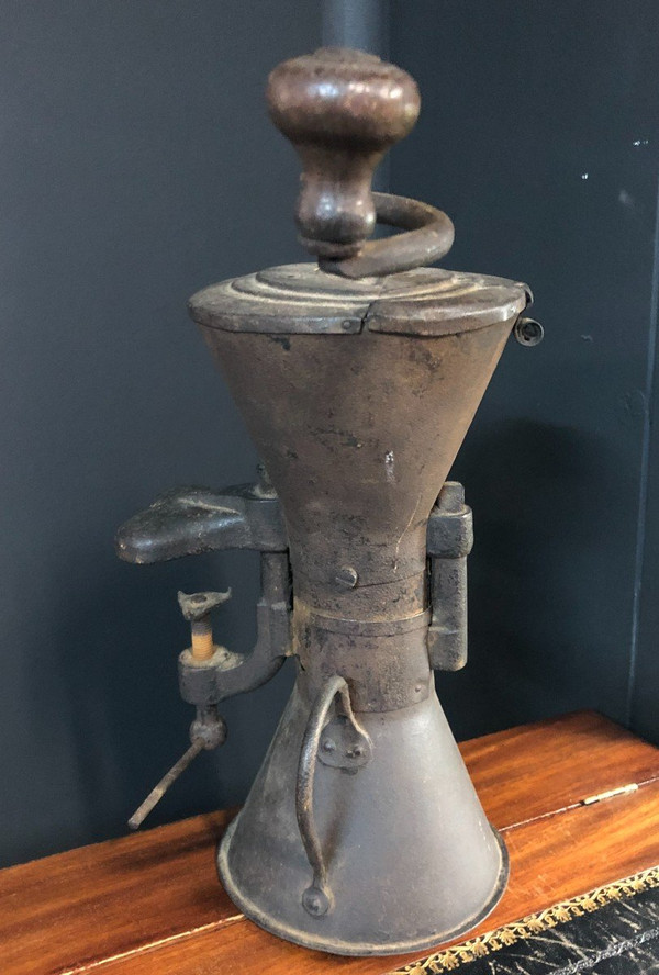Important Moulin A Café Louis XIV Début XVIIIème - Modèle Sablier H : 37 cm