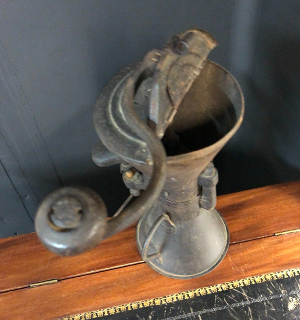 Important Moulin A Café Louis XIV Début XVIIIème - Modèle Sablier H : 37 cm