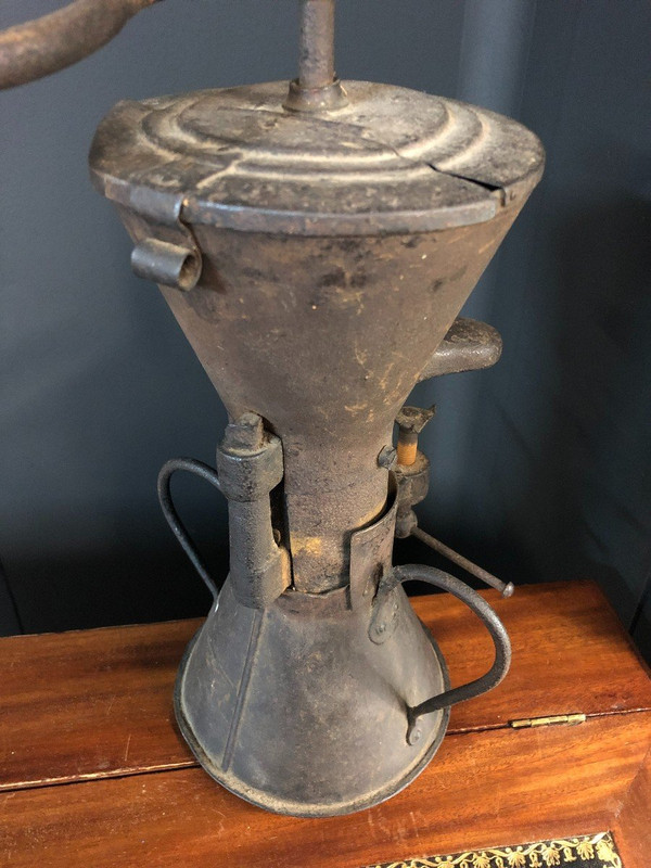 Important Moulin A Café Louis XIV Début XVIIIème - Modèle Sablier H : 37 cm