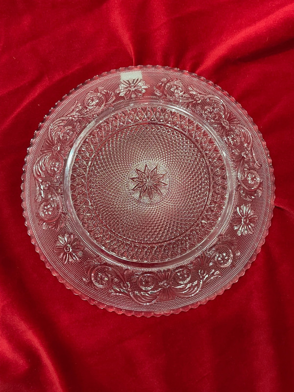 6 Baccarat crystal plates arabesque pattern
