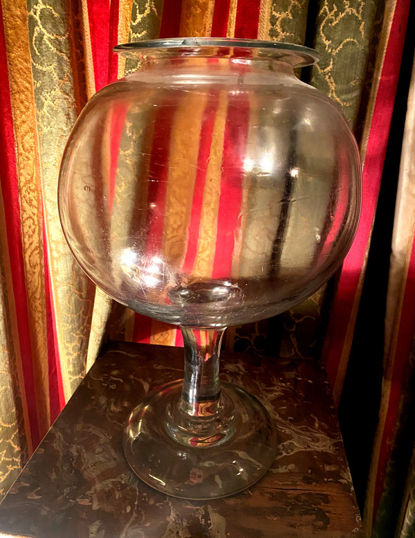 Very large leech jar on shower stand in blown glass from the 18th century south of France