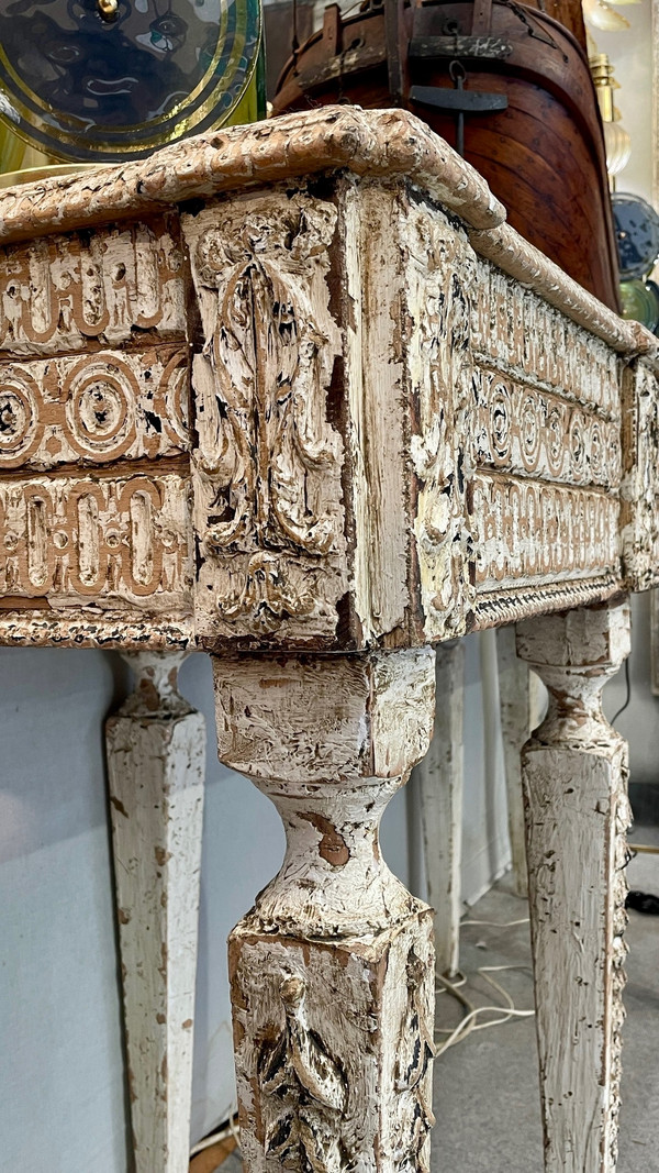 Deux consoles style Louis XVI, XIXe siècle 