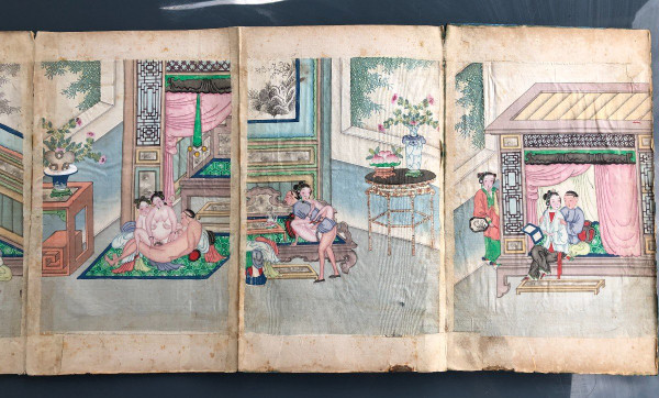 Album erotico cinese a fisarmonica 12 acquerelli su seta dell'inizio del XIX secolo