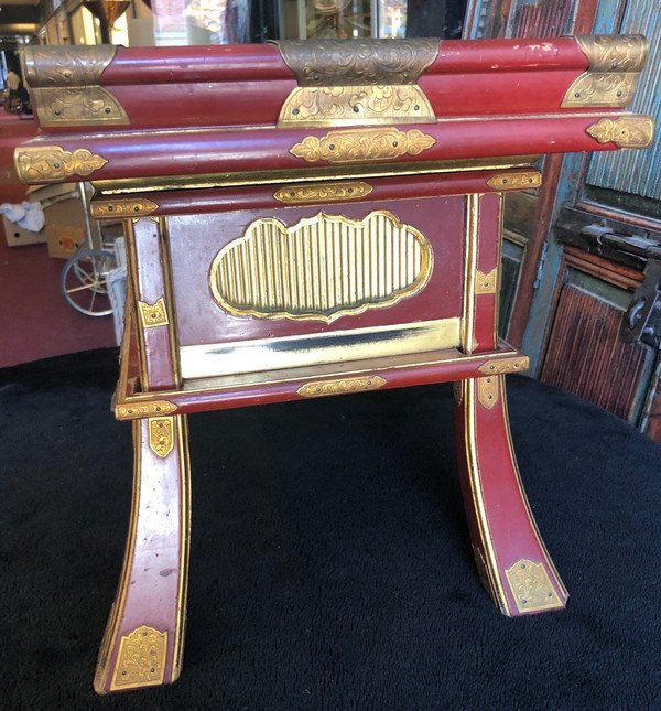 Ancienne Table d'Autel - Japon - Laque Réhaussée d'éléments En Métal Ciselé Et Doré époque Edo