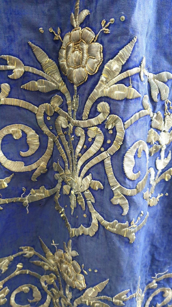Caftan Oriental Bleu Avec Broderie De Fils d'Argent, XIXème Siècle