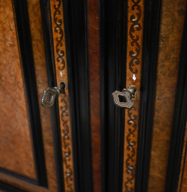 Petit Buffet Deux-Corps en Bois Noirci et Loupe de Thuya, estampillé Gordóvil, goût Renaissance, Esp