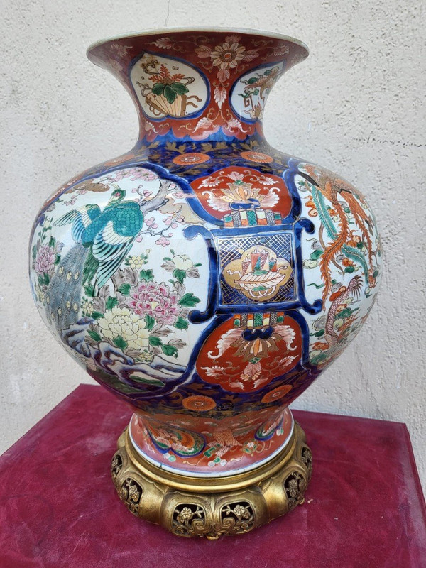 Grande vaso Imari con bronzo, fine del XIX secolo