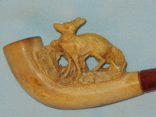 Pfeife aus Meerschaum und Bernstein in ihrem originalen Etui, die einen Fuchs darstellt, 19.
