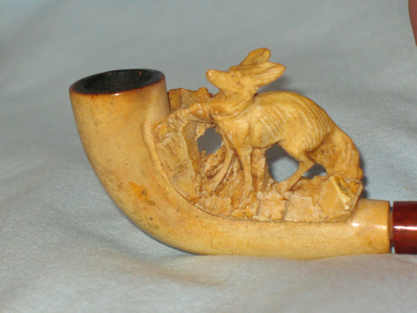 Pfeife aus Meerschaum und Bernstein in ihrem originalen Etui, die einen Fuchs darstellt, 19.