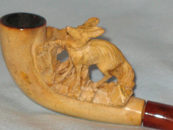 Pfeife aus Meerschaum und Bernstein in ihrem originalen Etui, die einen Fuchs darstellt, 19.