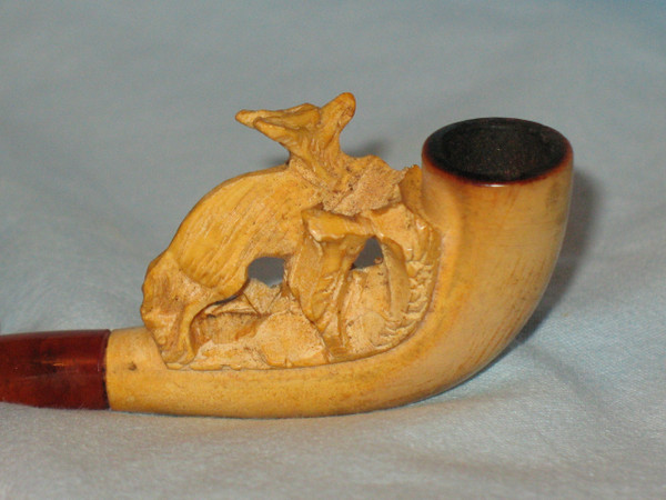 Pfeife aus Meerschaum und Bernstein in ihrem originalen Etui, die einen Fuchs darstellt, 19.