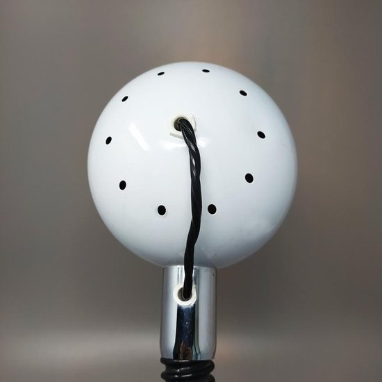 Stunning white Eyeball table lamp from the 1970s by Reggiani.