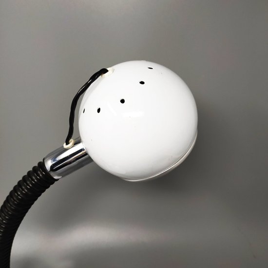 Stunning white Eyeball table lamp from the 1970s by Reggiani.