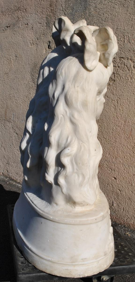 *Offre spéciale *Busti di giovani donne, marmo di Carrara, fine XIX secolo