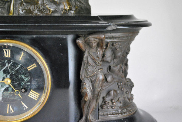 *Offre spéciale *James Pradier, Garniture De Nemausa, Bronze And Marble, 19th Century