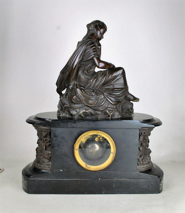 *Offre spéciale *James Pradier, Garniture De Nemausa, Bronze And Marble, 19th Century
