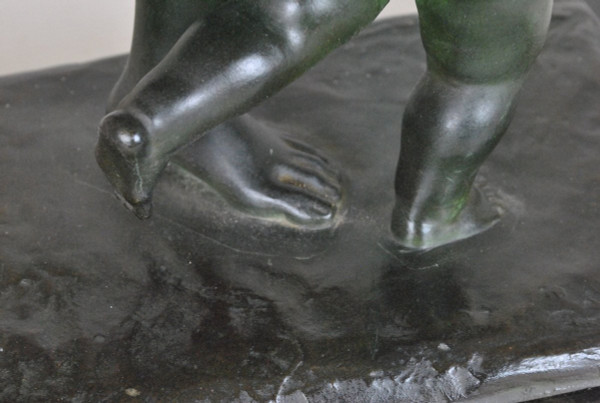 G Gori, Grande donna che corre in bronzo con cerva, XX secolo