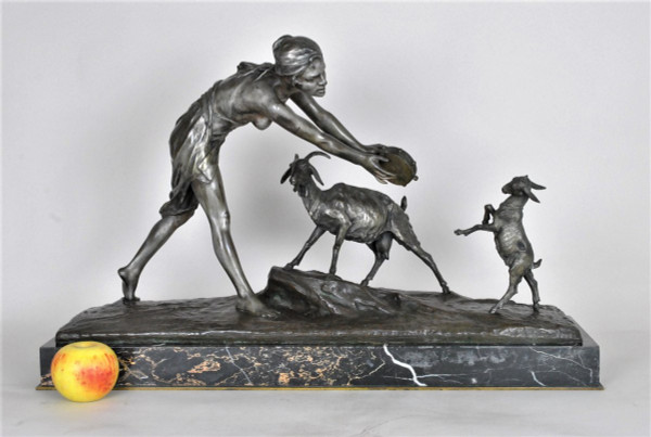 *Offre spéciale*Drouot, Large Orientalist Bronze Woman with Goat, Late 19th Century