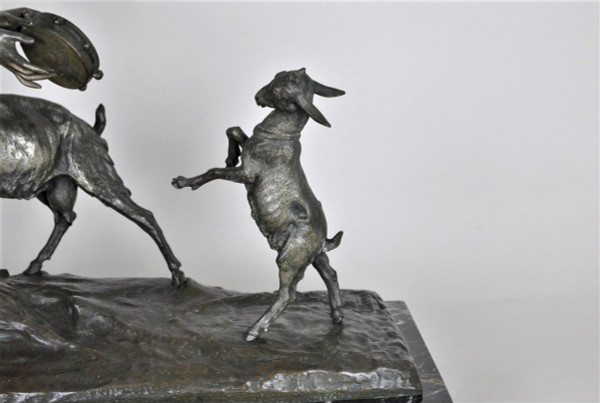 *Offre spéciale*Drouot, Large Orientalist Bronze Woman with Goat, Late 19th Century