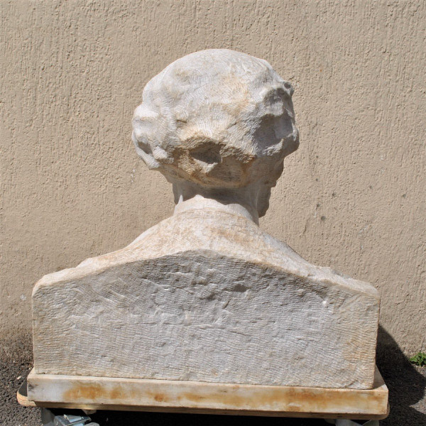 *Offre spéciale *Busto in marmo di gentiluomo con baffi, XIX secolo