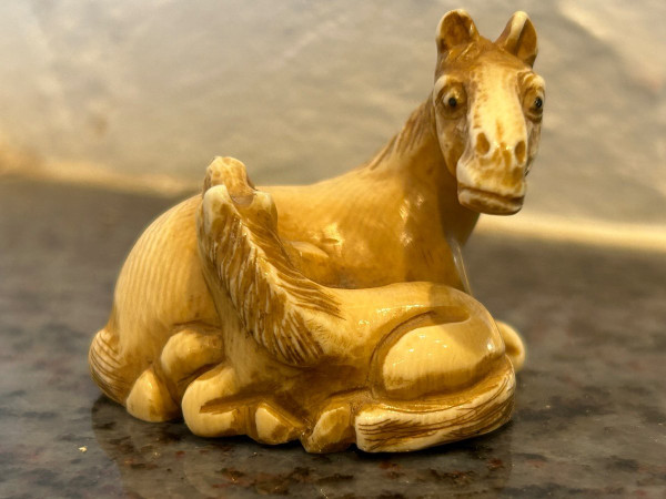 Netsuke - Cavalli Okimono in avorio Inizio XIX secolo