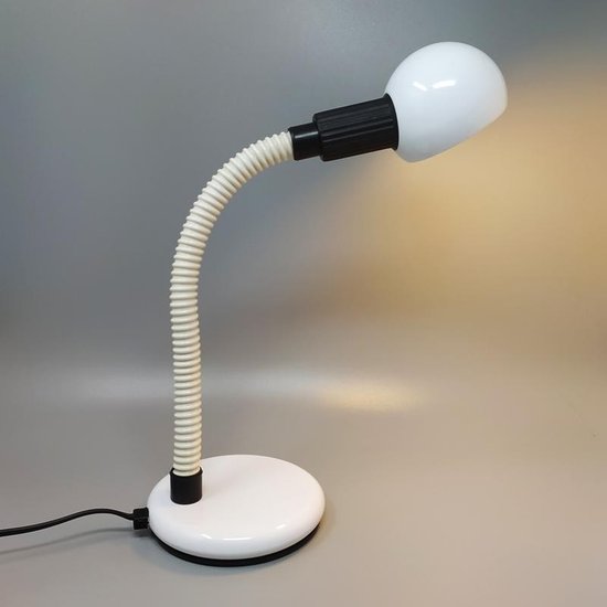 Superbe lampe de table blanche de l'ère spatiale des années 1970