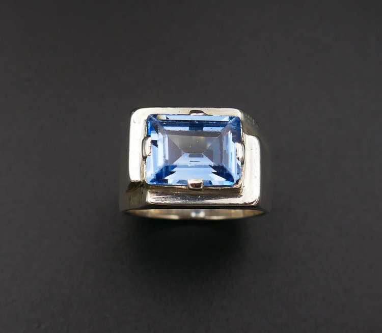 Anello Art Deco In Argento E Spinello Blu.
