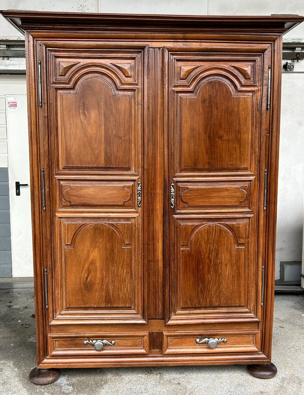 Louis XIV Kleiderschrank aus Walnussholz aus dem 18. Jahrhundert